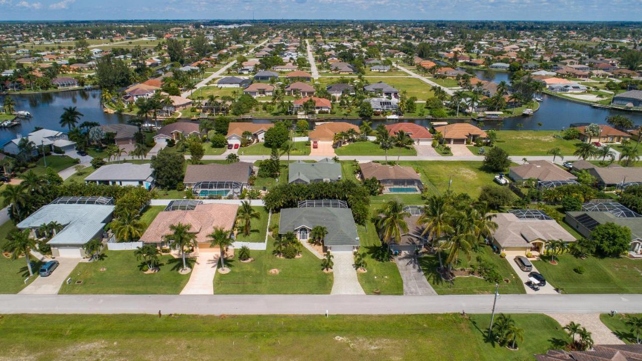 Luxury Home, Hot Tub, Heated Pool, Tiki Bar - Villa Spain Cape Coral Exterior photo