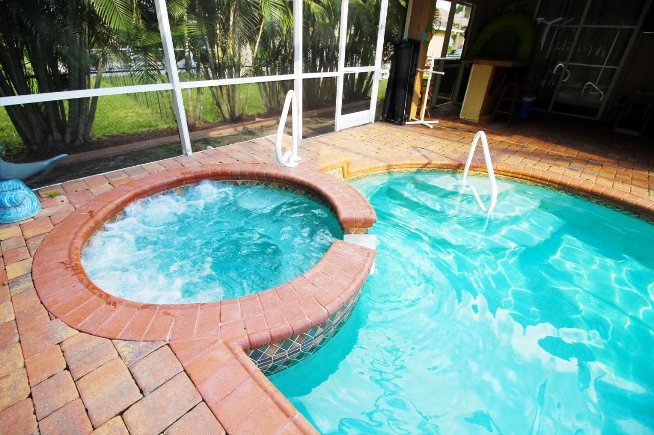 Luxury Home, Hot Tub, Heated Pool, Tiki Bar - Villa Spain Cape Coral Exterior photo